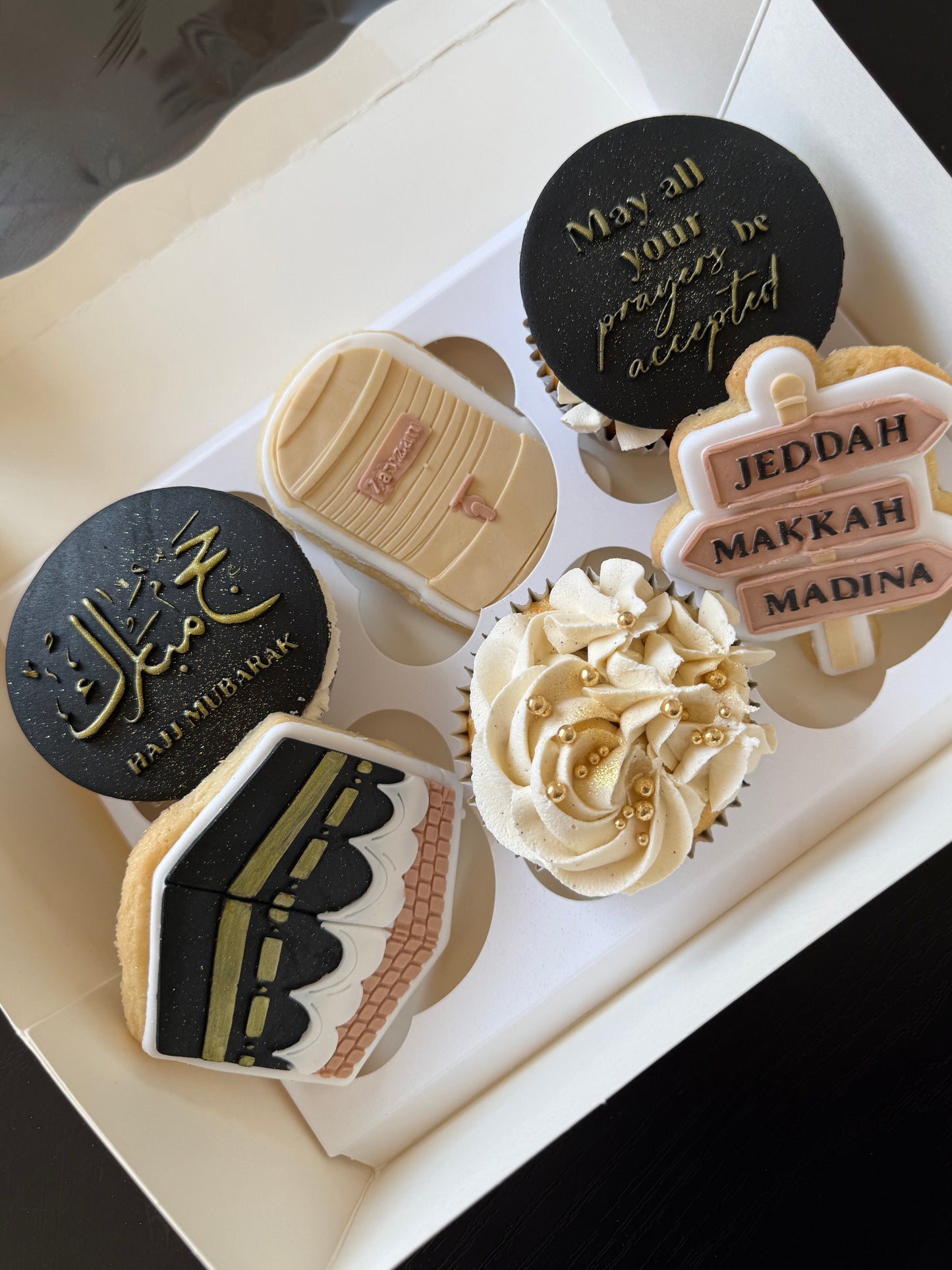 Hajj/Umrah Cupcakes & Cookie Gift Box